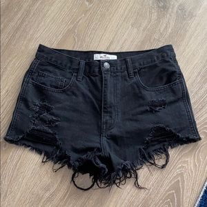 ✨ Hollister - High Waisted Jean Shorts